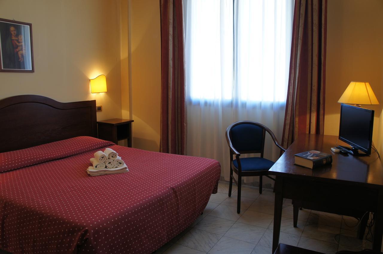 Hotel Albatros Calenzano Exteriör bild