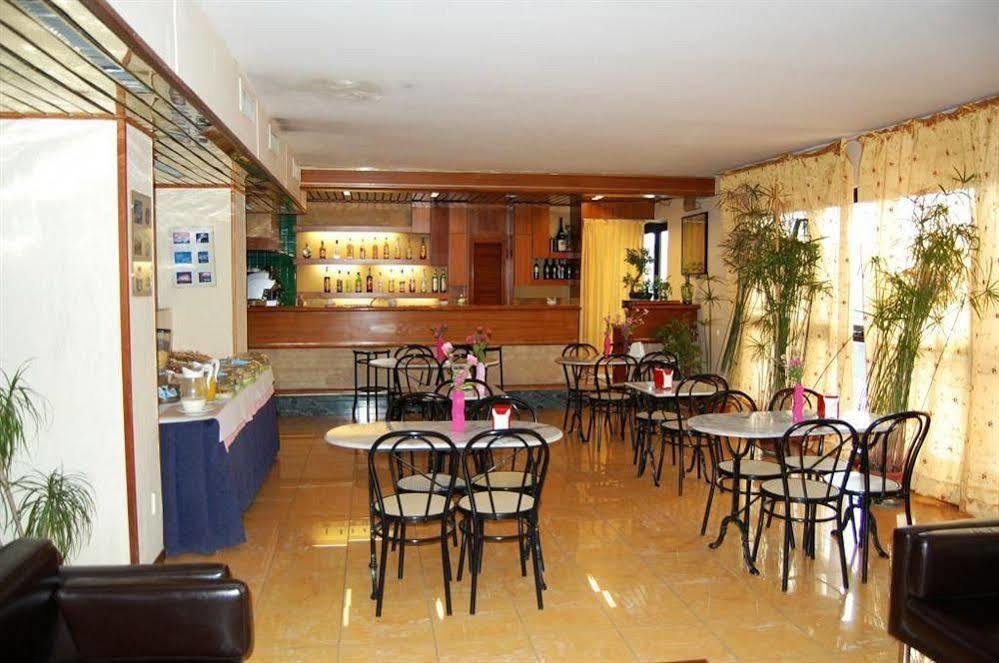 Hotel Albatros Calenzano Exteriör bild